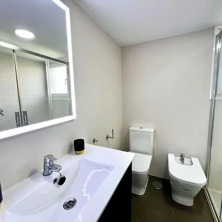 Playamar Deluxe Pool & Sinese Design Homes アパート